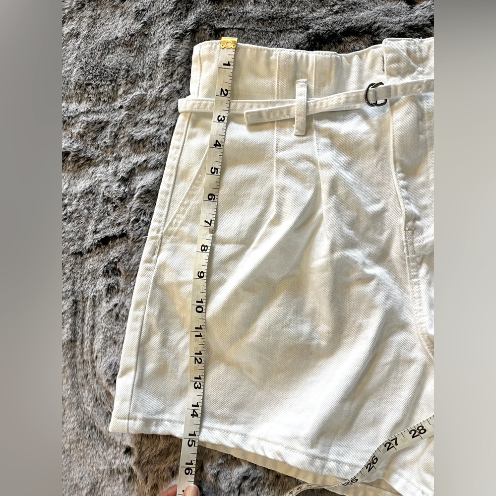 NWT BlankNYC white denim high waisted shorts head in the clouds size 29 belted - Picture 10 of 13
